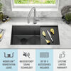 Lavabo de cocina tipo estación de trabajo con dos receptáculos calibre 16 de 33" de montaje bajo encimera, con reborde WorkFlow™ y accesorios
